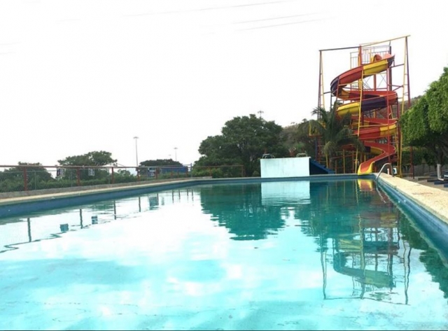 Tobogan y trampolines